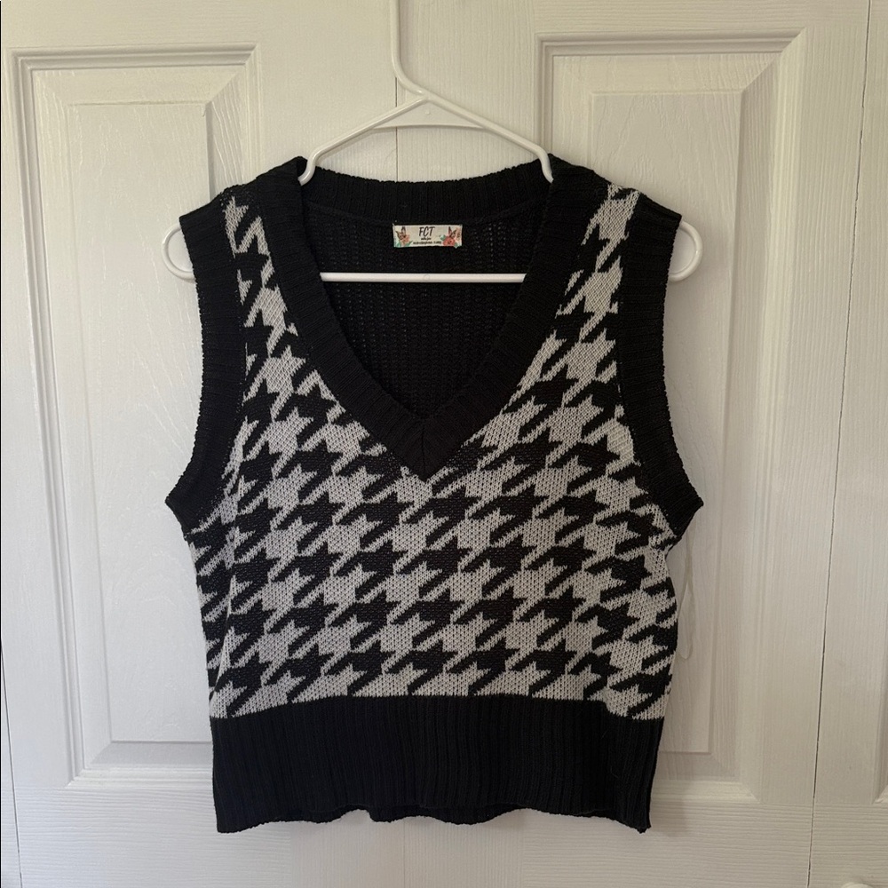 Black and White Knit top